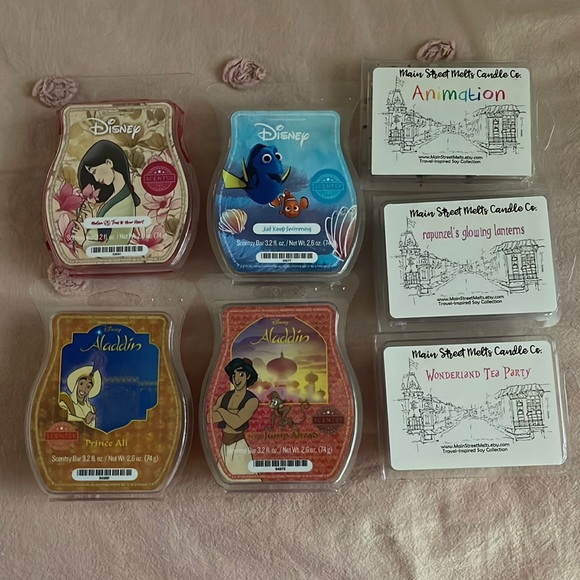 4 Disney Scentsy Bars and 3 Disney Small Shop Wax Melts - Picture 2 of 10